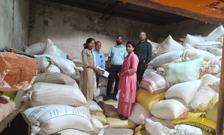 धान खरीदी शुरू होने से पहले अवैध धान पर बड़ी कार्यवाही, 407 बोरी धान जप्त