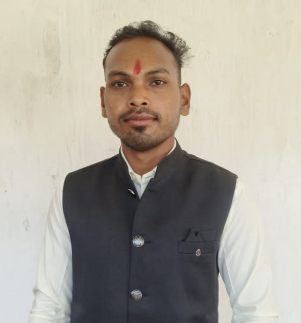 ग्राम पंचायत पाकरगांव से युवा सरपंच प्रत्याशी सुनिल कुमार सिदार कि जोरदार जन सम्पर्क