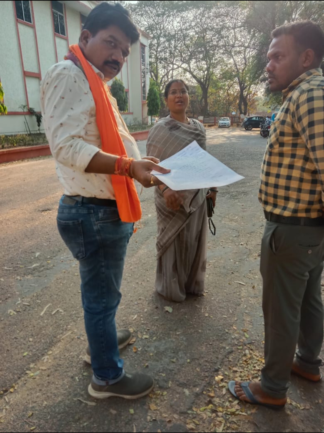 समस्या के समाधान हेतु सदैव तत्पर: जनसेवा का सजीव उदाहरण बने रमेश बेहरा