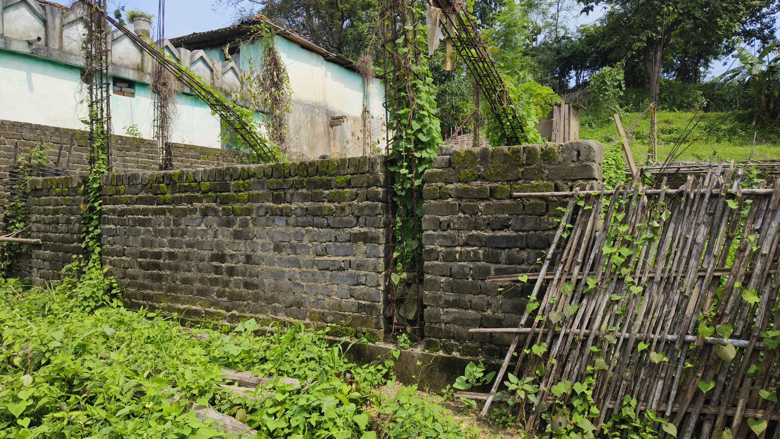 सेमिजोर में अधूरा सामुदायिक भवन बना ग्रामीणों के आक्रोश का कारण, मुख्यमंत्री व वन विभाग से जांच की मांग
