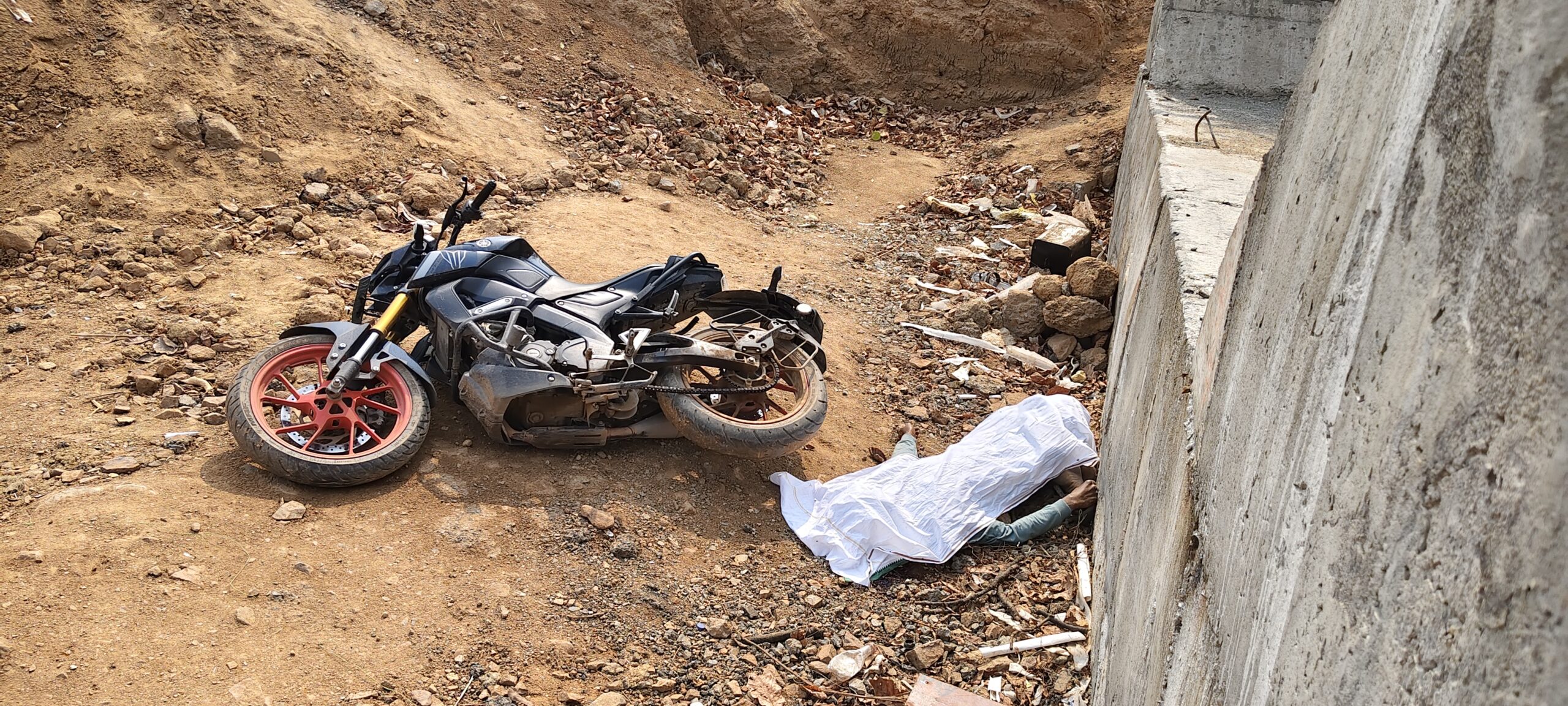 रेलवे के लापरवाही से हुई सरपंच को मौत