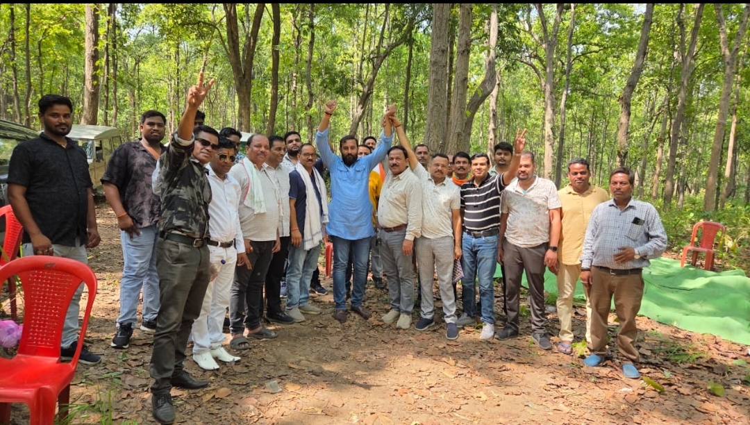 तमनार ट्रेलर मालिक कल्याण संघ की महाबैठक संपन्न, नई कार्यकारिणी का हुआ गठन