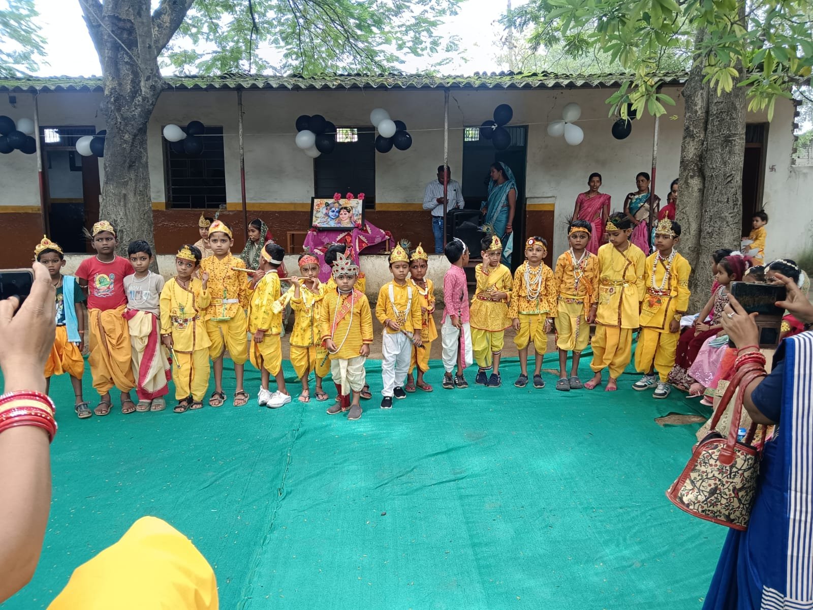 सहयोग एवं गुरुकुल विद्या मंदिर तमनार में बड़े हर्षोल्लास के साथ मनाया गया श्री कृष्ण जन्माष्टमी